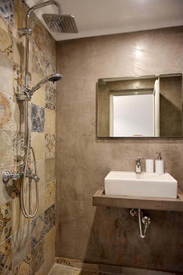 Ilion Luxury Apartments アスプロヴァルタ エクステリア 写真