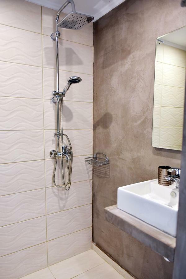 Ilion Luxury Apartments アスプロヴァルタ エクステリア 写真